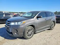 5TDKZRFH6KS554952 2019 TOYOTA HIGHLANDER