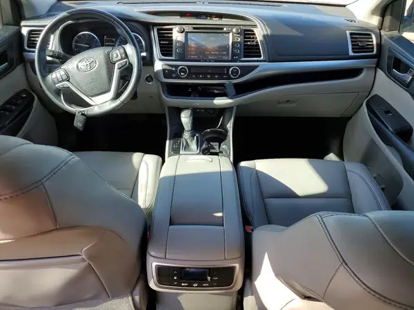 5TDKZRFH6KS554952 2019 TOYOTA HIGHLANDER - Image 8