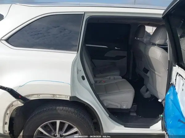 5TDKZRFH6KS556734 2019 TOYOTA HIGHLANDER - Image 8