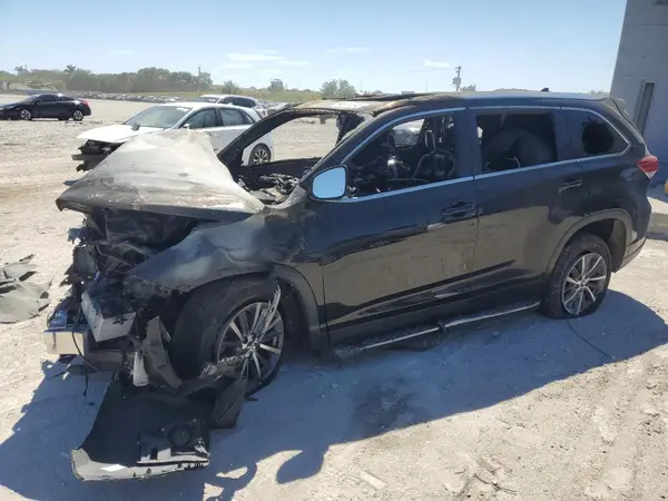 5TDKZRFH6KS556880 2019 TOYOTA HIGHLANDER - Image 1