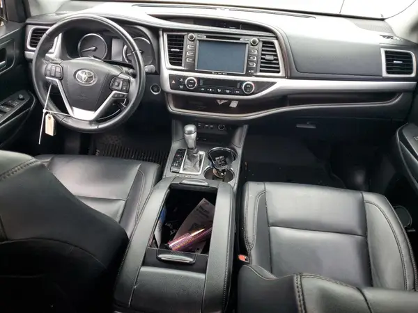 5TDKZRFH6KS556913 2019 TOYOTA HIGHLANDER - Image 8