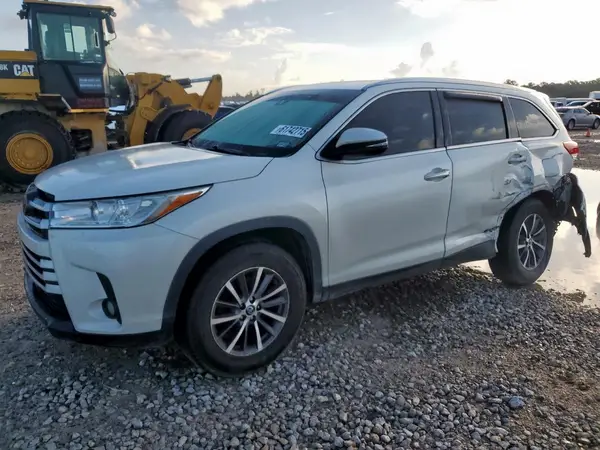 5TDKZRFH6KS557561 2019 TOYOTA HIGHLANDER - Image 1