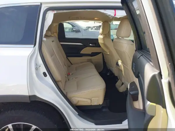 5TDKZRFH6KS560511 2019 TOYOTA HIGHLANDER - Image 8