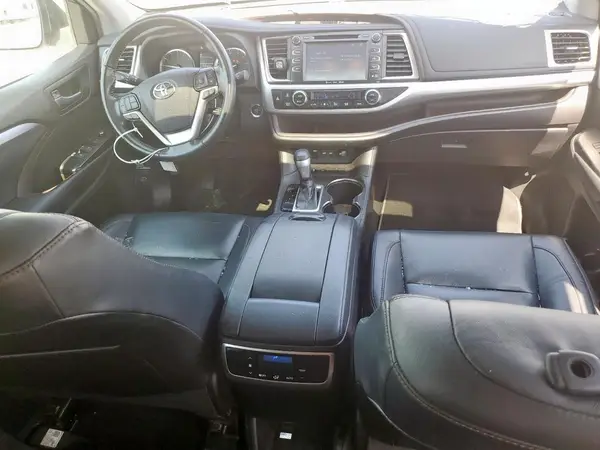 5TDKZRFH6KS563795 2019 TOYOTA HIGHLANDER - Image 8