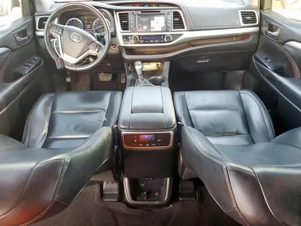 5TDKZRFH6KS564929 2019 TOYOTA HIGHLANDER - Image 8