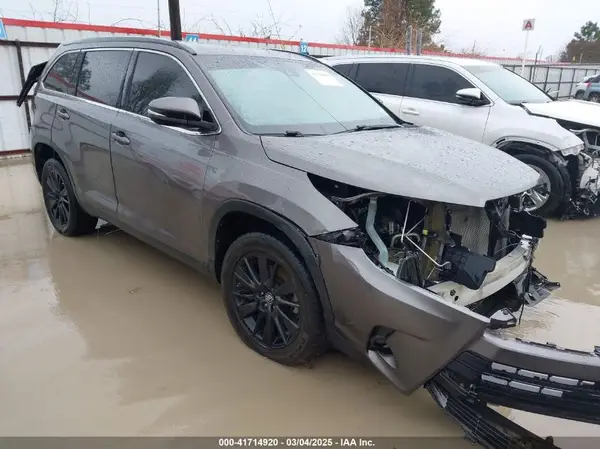 5TDKZRFH6KS566163 2019 TOYOTA HIGHLANDER - Image 1