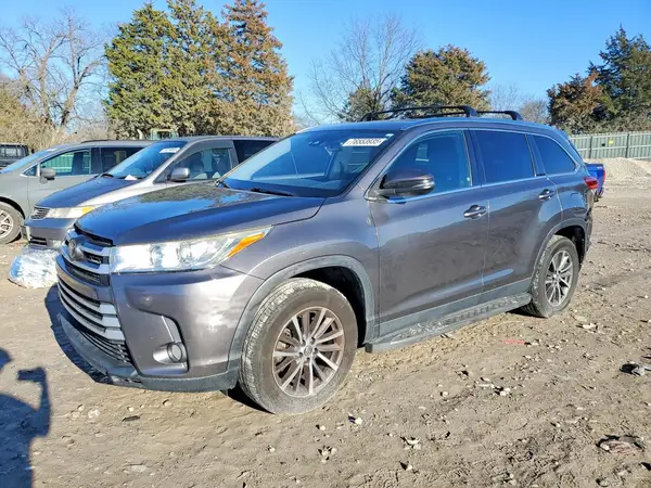 5TDKZRFH6KS568642 2019 TOYOTA HIGHLANDER - Image 1