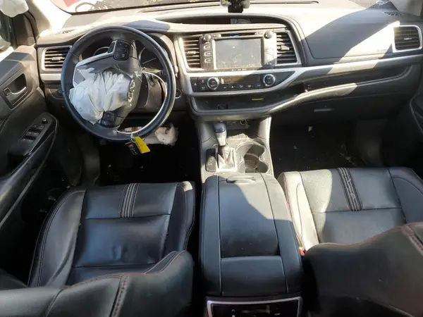 5TDKZRFH6KS570083 2019 TOYOTA HIGHLANDER - Image 8