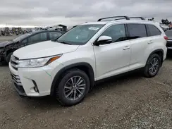 5TDKZRFH6KS572108 2019 TOYOTA HIGHLANDER