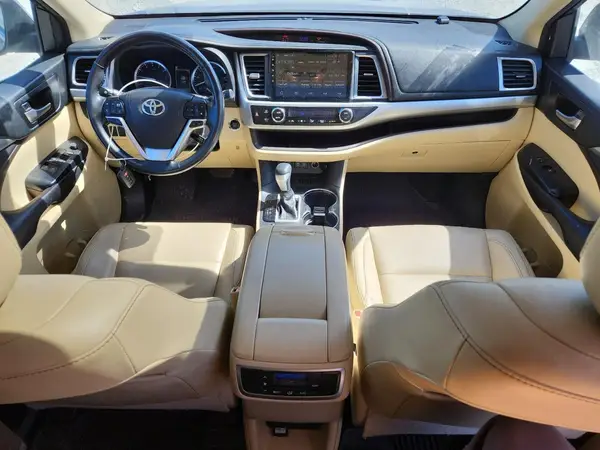 5TDKZRFH7HS196916 2017 TOYOTA HIGHLANDER - Image 8