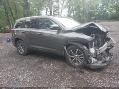 5TDKZRFH7HS208563 2017 TOYOTA HIGHLANDER