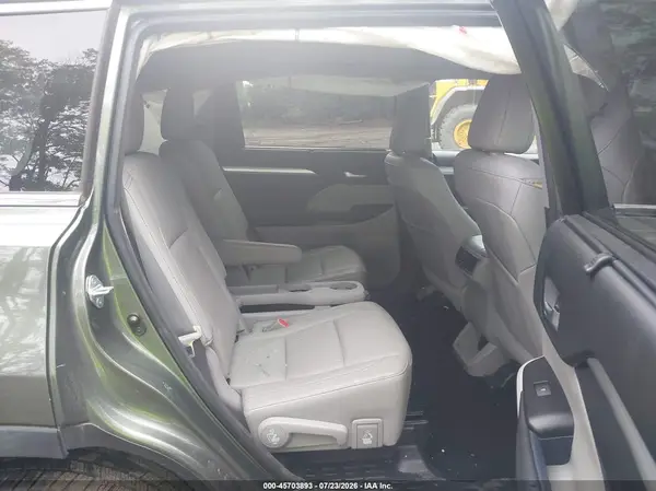 5TDKZRFH7HS208563 2017 TOYOTA HIGHLANDER - Image 8