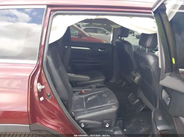 5TDKZRFH7HS209132 2017 TOYOTA HIGHLANDER - Image 8