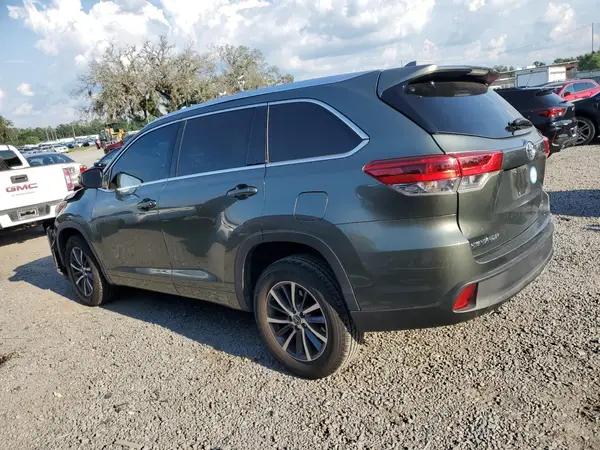5TDKZRFH7HS216548 2017 TOYOTA HIGHLANDER - Image 2