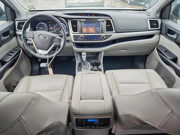 5TDKZRFH7HS216792 2017 TOYOTA HIGHLANDER - Image 8