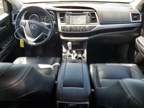 5TDKZRFH7HS224973 2017 TOYOTA HIGHLANDER - Image 8