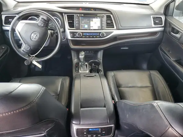 5TDKZRFH7HS228067 2017 TOYOTA HIGHLANDER - Image 8