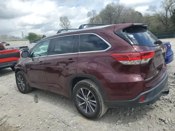 5TDKZRFH7HS229901 2017 TOYOTA HIGHLANDER - Image 2