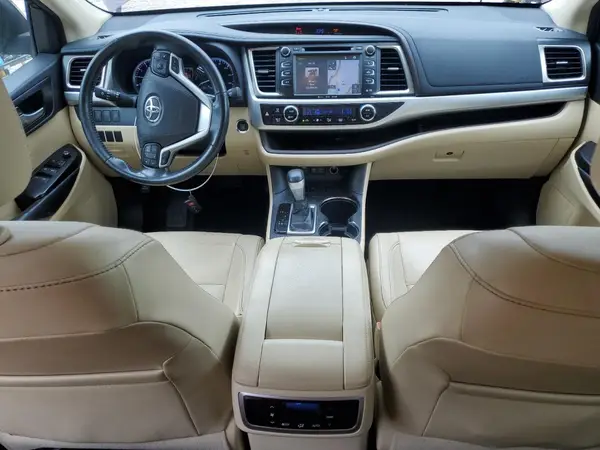 5TDKZRFH7HS231969 2017 TOYOTA HIGHLANDER - Image 8
