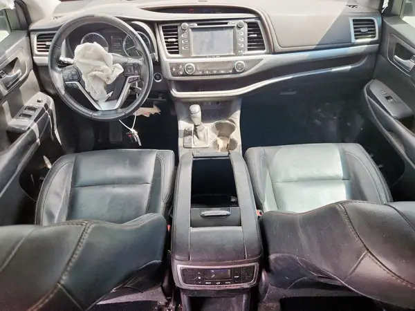 5TDKZRFH7HS509902 2017 TOYOTA HIGHLANDER - Image 8