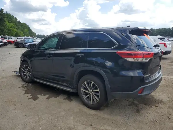 5TDKZRFH7HS510239 2017 TOYOTA HIGHLANDER - Image 2
