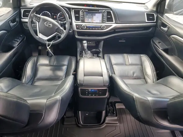 5TDKZRFH7HS510662 2017 TOYOTA HIGHLANDER - Image 8