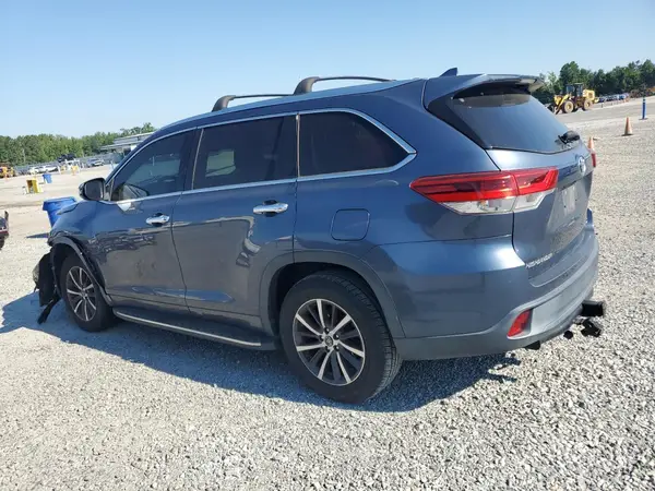 5TDKZRFH7HS512315 2017 TOYOTA HIGHLANDER - Image 2