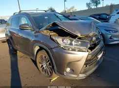 5TDKZRFH7HS512699 2017 TOYOTA HIGHLANDER