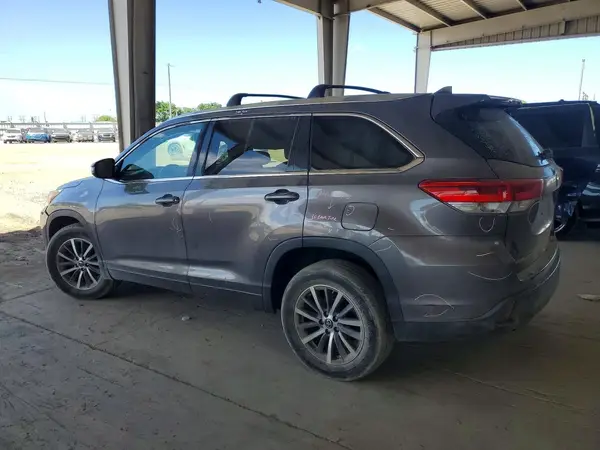 5TDKZRFH7HS518454 2017 TOYOTA HIGHLANDER - Image 2