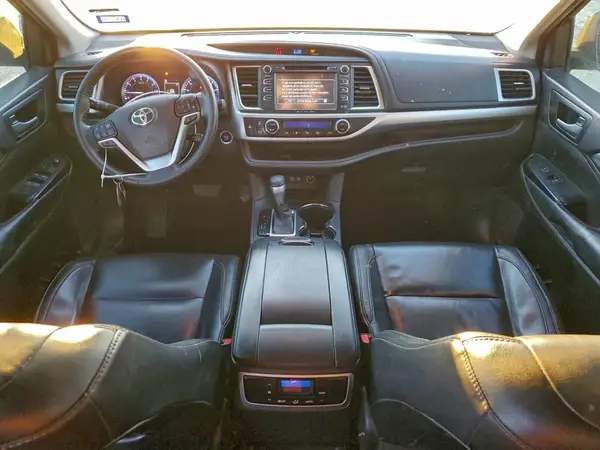 5TDKZRFH7HS520124 2017 TOYOTA HIGHLANDER - Image 8
