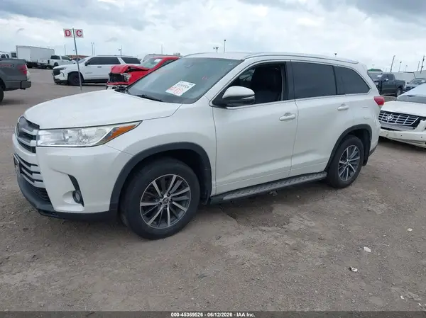 5TDKZRFH7HS520155 2017 TOYOTA HIGHLANDER - Image 2