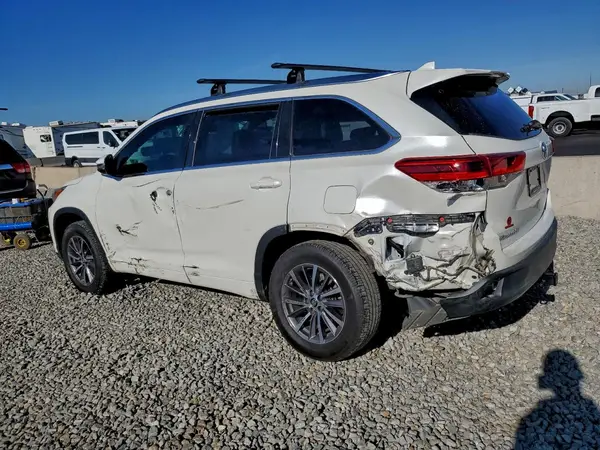 5TDKZRFH7HS521581 2017 TOYOTA HIGHLANDER - Image 2