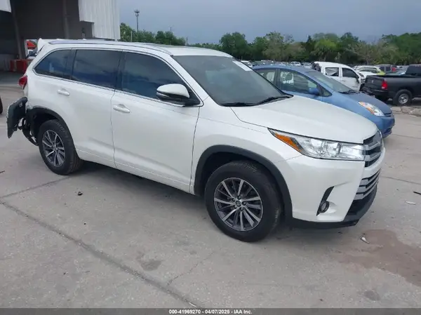 5TDKZRFH7HS522259 2017 TOYOTA HIGHLANDER - Image 1