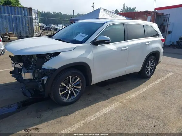 5TDKZRFH7HS526036 2017 TOYOTA HIGHLANDER - Image 2
