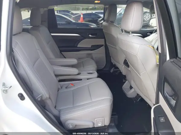 5TDKZRFH7HS526036 2017 TOYOTA HIGHLANDER - Image 8