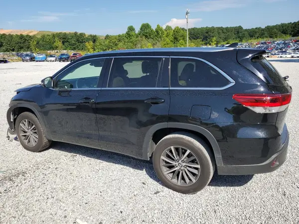 5TDKZRFH7HS526134 2017 TOYOTA HIGHLANDER - Image 2