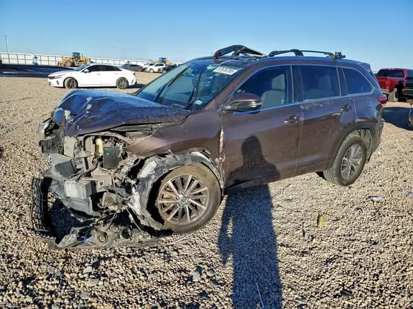 5TDKZRFH7JS254125 2018 TOYOTA HIGHLANDER - Image 1