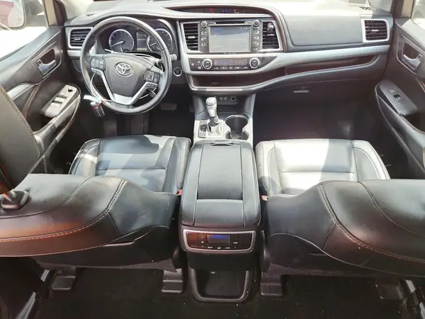 5TDKZRFH7JS266906 2018 TOYOTA HIGHLANDER - Image 8