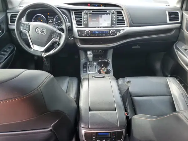 5TDKZRFH7JS272446 2018 TOYOTA HIGHLANDER - Image 8