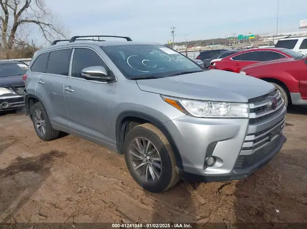 5TDKZRFH7JS280448 2018 TOYOTA HIGHLANDER - Image 1