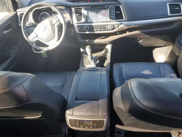 5TDKZRFH7JS280711 2018 TOYOTA HIGHLANDER - Image 8