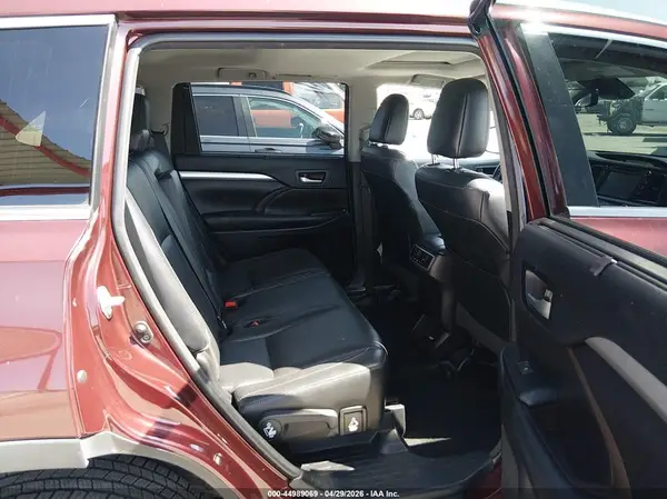 5TDKZRFH7JS285035 2018 TOYOTA HIGHLANDER - Image 8