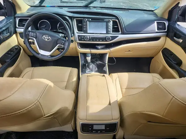 5TDKZRFH7JS289019 2018 TOYOTA HIGHLANDER - Image 8