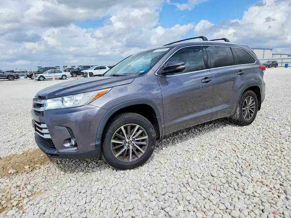5TDKZRFH7JS530593 2018 TOYOTA HIGHLANDER - Image 1