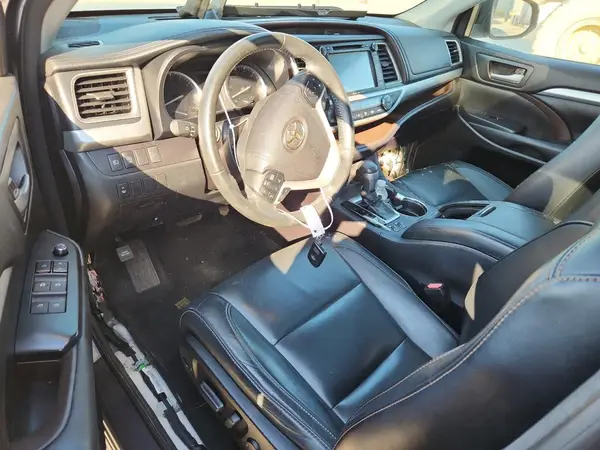 5TDKZRFH7JS530870 2018 TOYOTA HIGHLANDER - Image 8
