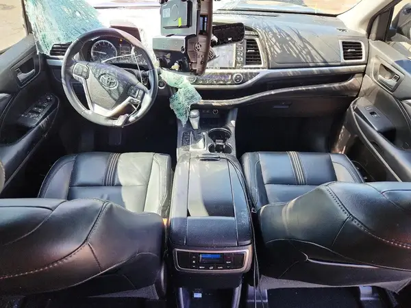 5TDKZRFH7JS533140 2018 TOYOTA HIGHLANDER - Image 8