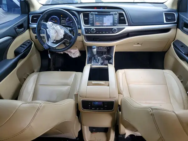5TDKZRFH7JS536409 2018 TOYOTA HIGHLANDER - Image 8