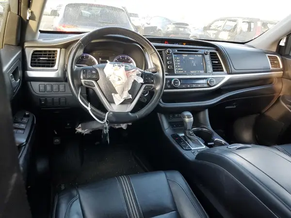 5TDKZRFH7JS537933 2018 TOYOTA HIGHLANDER - Image 8