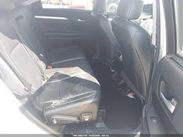 5TDKZRFH7JS539472 2018 TOYOTA HIGHLANDER - Image 8