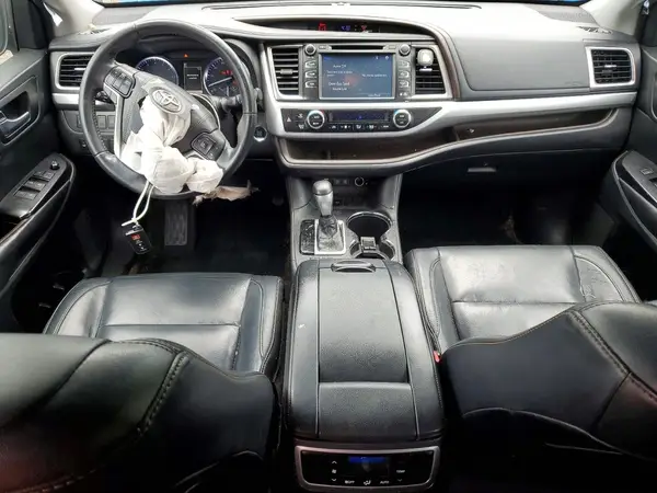 5TDKZRFH7JS544221 2018 TOYOTA HIGHLANDER - Image 8